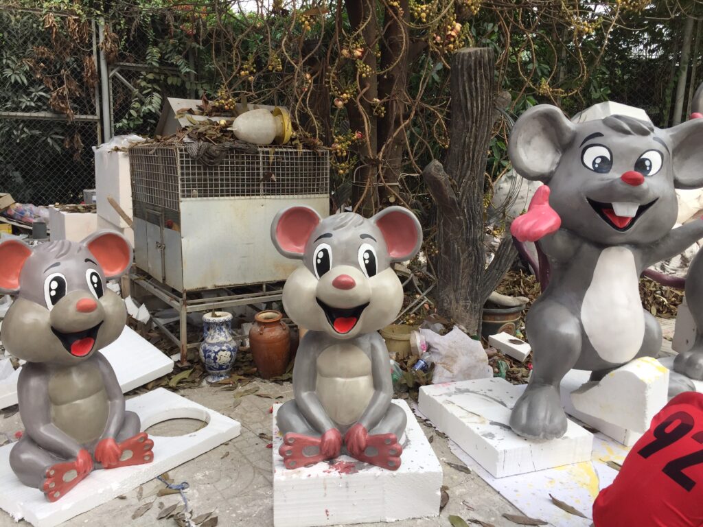 tiểu cảnh Tết 2026 mô phỏng chợ quê – mẹt, nia, đòn gánh