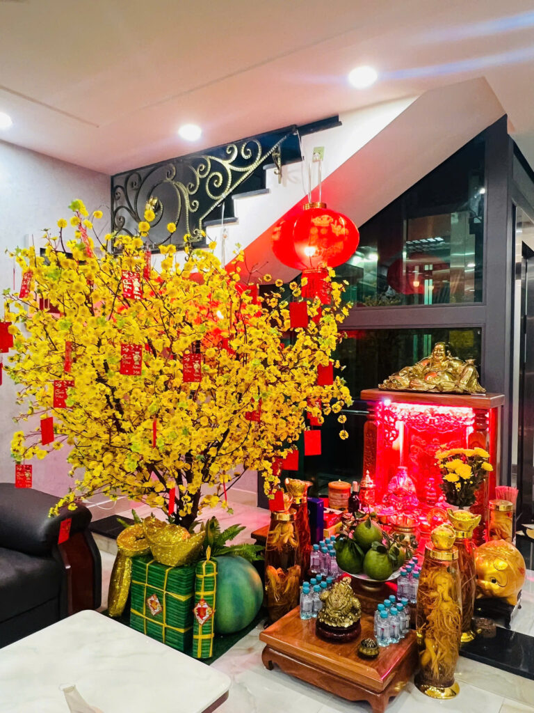 trang trí Tết 2026 căn hộ – ban công, logia, sảnh tầng