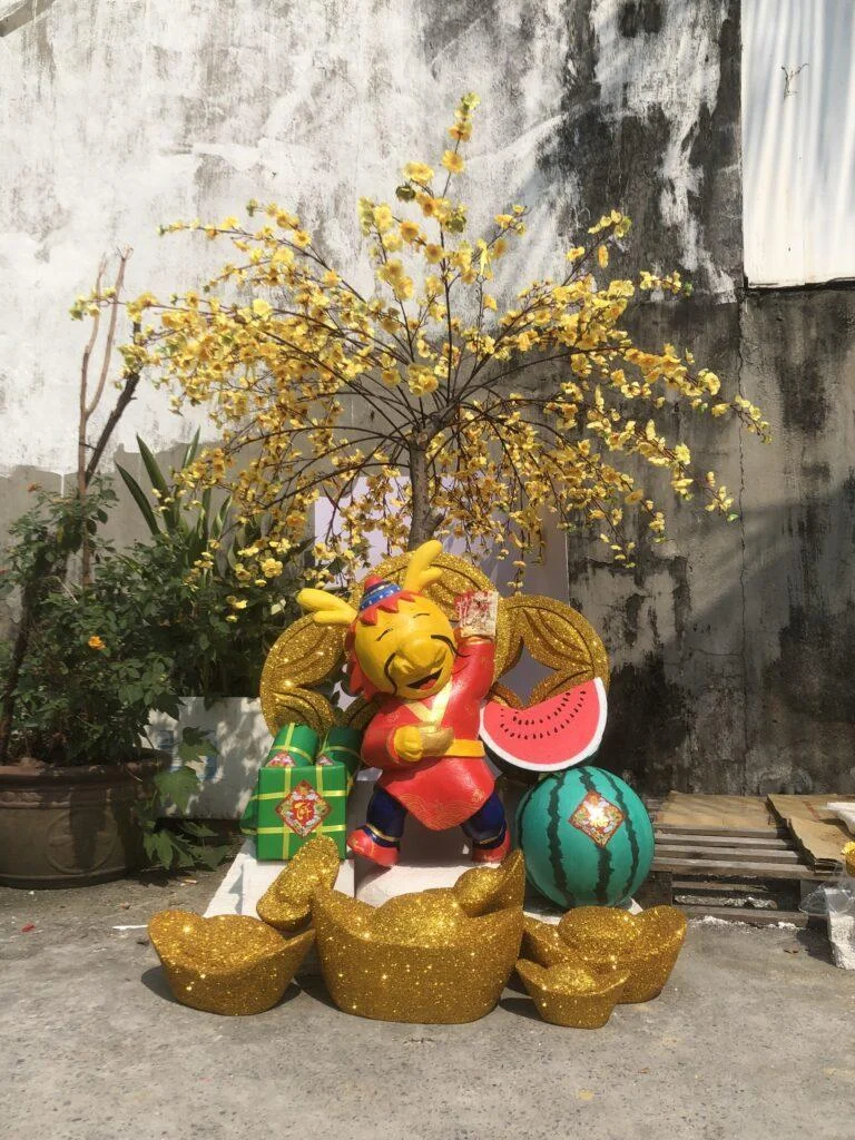 Làm đường hoa Tết 2026 bằng hoa giả hay thật cái nào bền hơn?