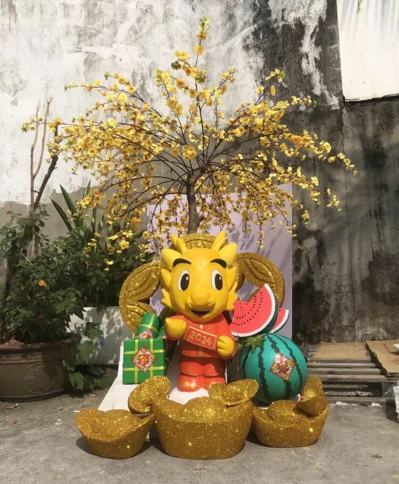 thi công Tết 2026 thảm đỏ, bục podium – lối dẫn khách