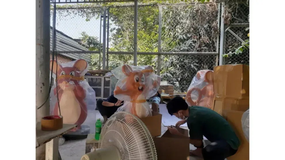 trang trí Tết 2026 cho siêu thị – lối đi an toàn khách