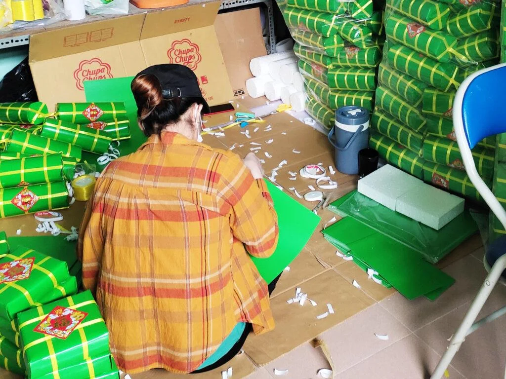 Photobooth Tết 2026 cho quán cà phê nhỏ nên chọn set nào?