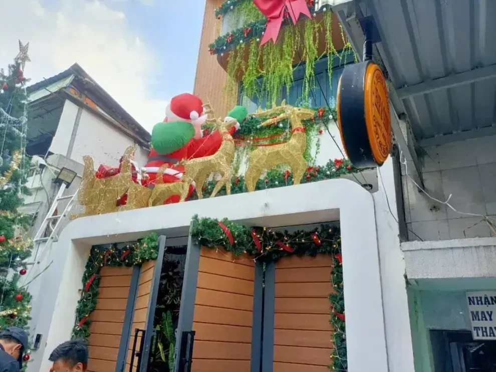 giấy dán tường noel họa tiết bông tuyết