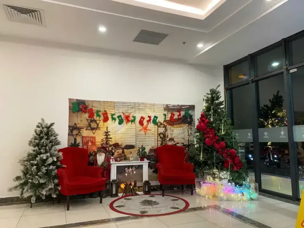 thiết kế booth bán hàng chủ đề Noel
