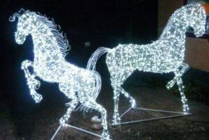 Sản xuất tượng ngựa vàng cao cấp cho khu đô thị