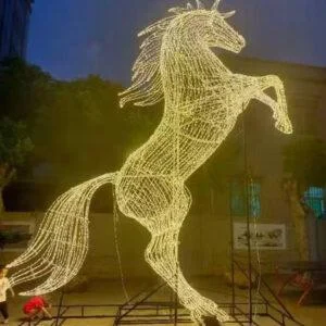 Làm tượng ngựa vàng mạ đồng cao cấp