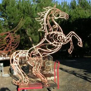 Thiết kế mô hình tượng ngựa phong cách hiện đại