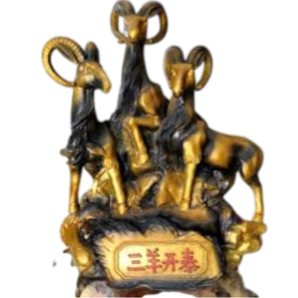 tượng dê lớn đặt lối vào khu thương mại