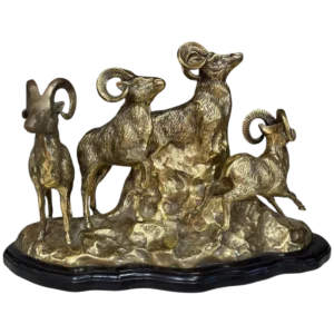 mô hình dê tết theo tông màu thương hiệu